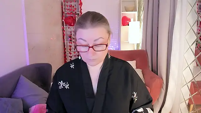 AlexandraKind online show from 02.17.26