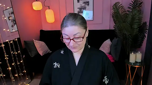 AlexandraKind online show from 02.25.26