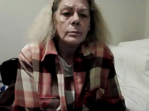 housewife shantie online show from 10.27.25