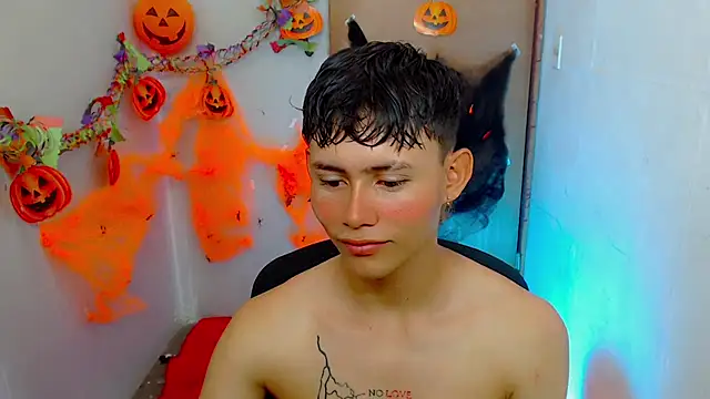 Snapshot of tanjiro_cute chatting on 11.06.25 tanjiro cute online show from 11.06.25