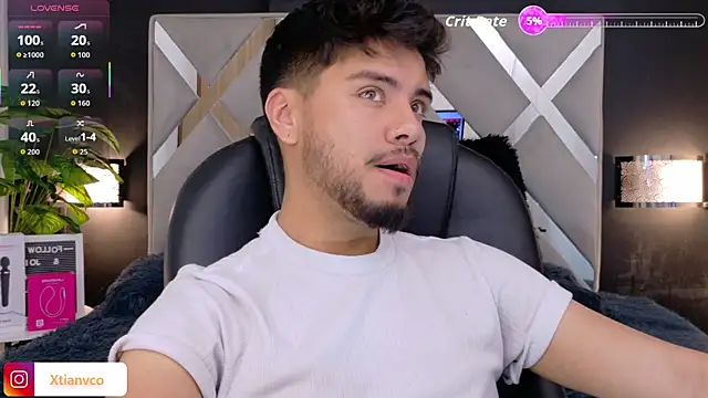 Snapshot of Tommidubois chatting on 10.03.25 Tommidubois online show from 10.03.25