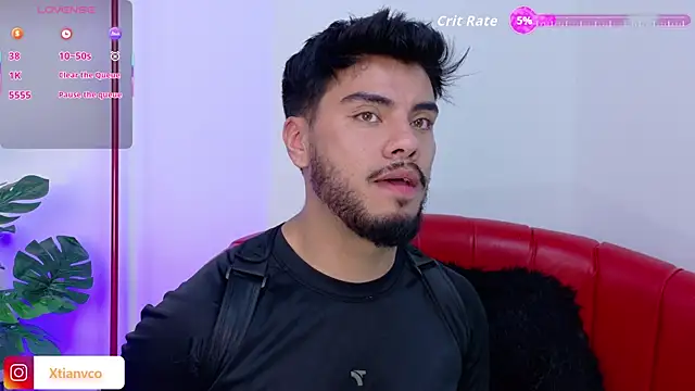 Snapshot of Tommidubois chatting on 10.25.25 Tommidubois online show from 10.25.25