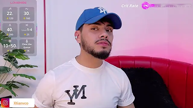 Snapshot of Tommidubois chatting on 10.30.25 Tommidubois online show from 10.30.25