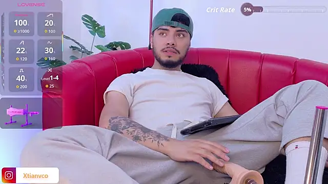 Snapshot of Tommidubois chatting on 11.02.25 Tommidubois online show from 11.02.25