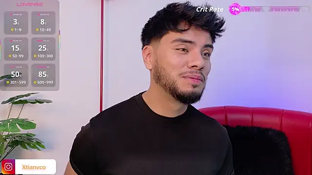 Snapshot of Tommidubois chatting on 11.06.25 Tommidubois online show from 11.06.25