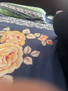 Snapshot of Indiangujjucpl chatting on 10.11.25 Indiangujjucpl online show from 10.11.25