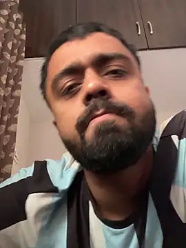 Snapshot of Indiangujjucpl chatting on 10.31.25 Indiangujjucpl online show from 10.31.25