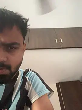 Snapshot of Indiangujjucpl chatting on 11.04.25 Indiangujjucpl online show from 11.04.25