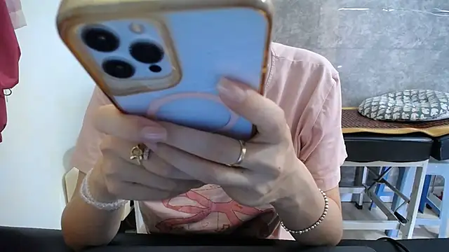 HotQueen online show from 06.01.26