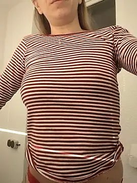 Snapshot of TerrasWildlife chatting on 03.05.25 TerrasWildlife online show from 03.05.25