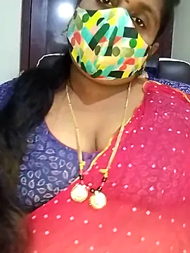 Snapshot of Sexy_Radhikaa chatting on 11.02.25 Sexy Radhikaa online show from 11.02.25