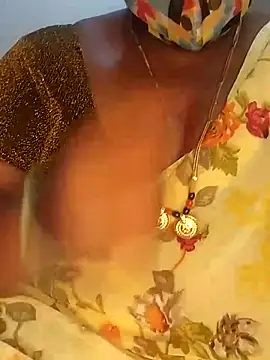 Snapshot of Sexy_Radhikaa chatting on 11.11.25 Sexy Radhikaa online show from 11.11.25