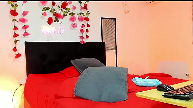 Snapshot of AlanaParker6_ chatting on 12.30.24 AlanaParker6 online show from 12.30.24