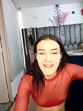 Snapshot of laura_arias018 chatting on 10.04.25 laura arias018 online show from 10.04.25