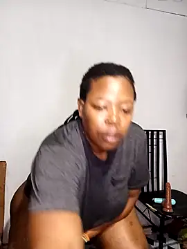 curvyloneah75 online show from 11.27.25