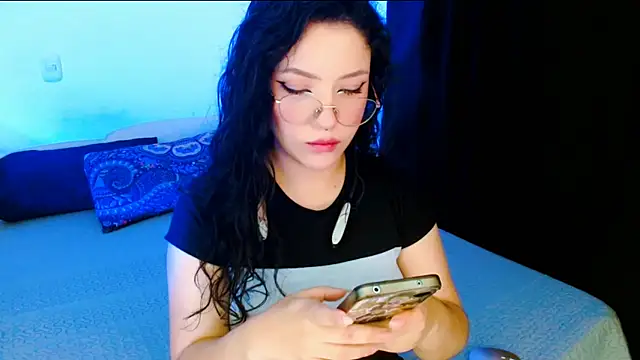 DollCam   online show from 10.24.25