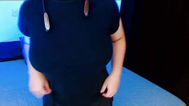 DollCam   online show from 10.26.25