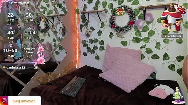 Megan sophia2 online show from 12.17.24