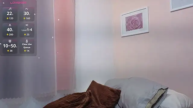 ZoeSmith6 online show from 10.14.25