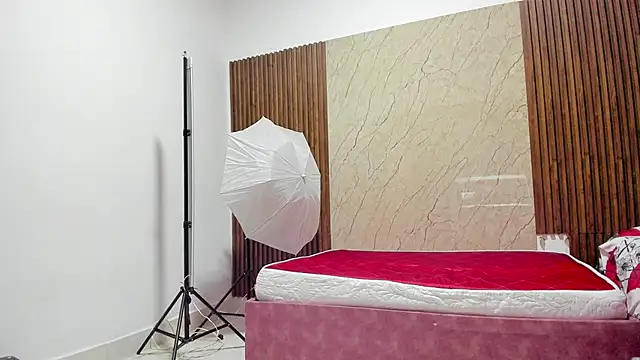 Snapshot of king_lovely_hornyy chatting on 10.24.25 king lovely hornyy online show from 10.24.25