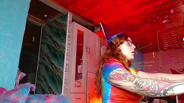 Snapshot of Meg4n_420 chatting on 10.06.25 Meg4n 420 online show from 10.06.25