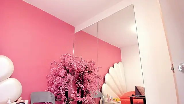 Zoey Donovan online show from 03.06.25