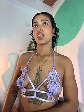 Snapshot of LollaByer chatting on 02.01.26 LollaByer online show from 02.01.26