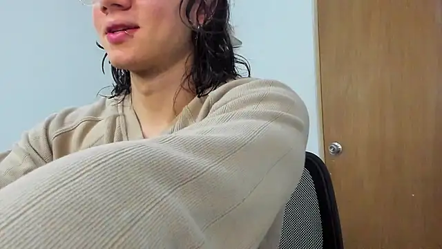Snapshot of AngelBennet_ chatting on 02.20.25 AngelBennet online show from 02.20.25