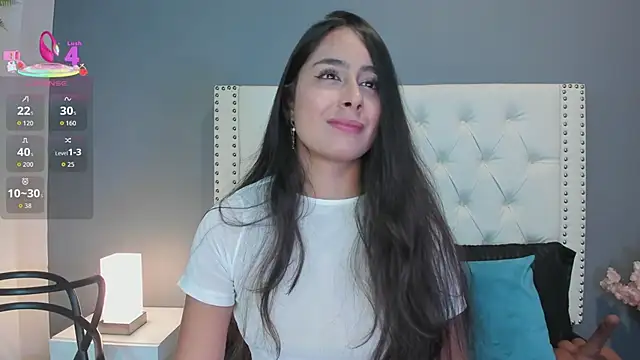 Julia Martinez  online show from 09.13.25