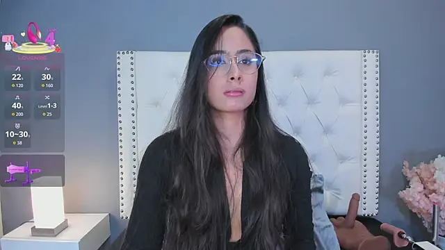 Julia Martinez  online show from 09.22.25