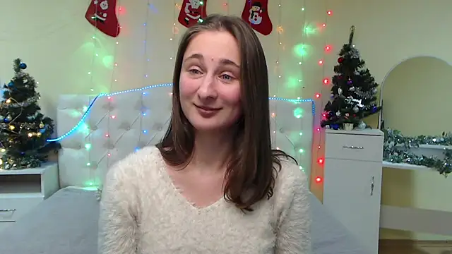 Snapshot of MichelLeee chatting on 12.16.24 MichelLeee online show from 12.16.24