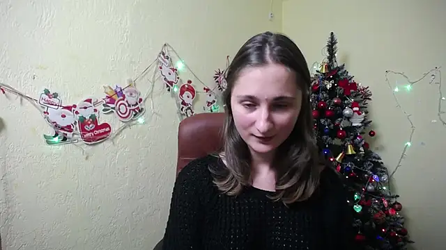 Snapshot of MichelLeee chatting on 12.20.24 MichelLeee online show from 12.20.24