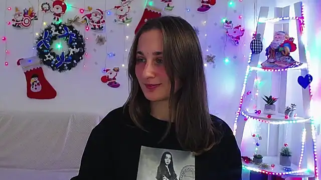 Snapshot of MichelLeee chatting on 12.21.24 MichelLeee online show from 12.21.24
