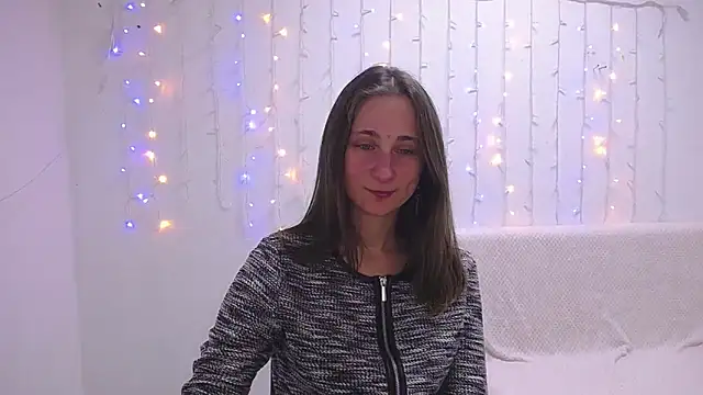 Snapshot of MichelLeee chatting on 01.17.25 MichelLeee online show from 01.17.25