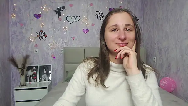 Snapshot of MichelLeee chatting on 02.07.25 MichelLeee online show from 02.07.25