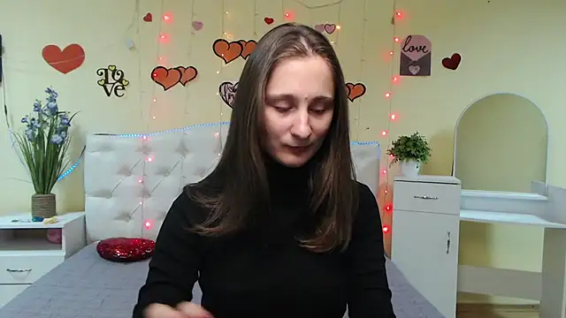 Snapshot of MichelLeee chatting on 02.12.25 MichelLeee online show from 02.12.25