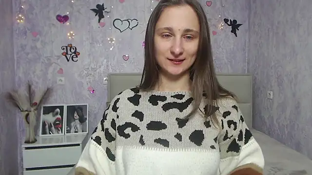 Snapshot of MichelLeee chatting on 02.15.25 MichelLeee online show from 02.15.25