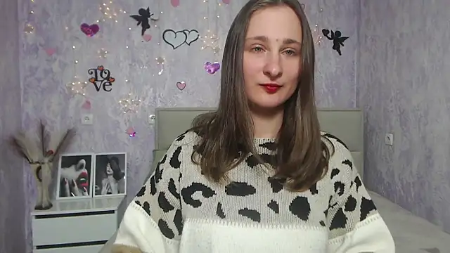 Snapshot of MichelLeee chatting on 02.15.25 MichelLeee online show from 02.15.25