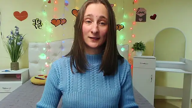 Snapshot of MichelLeee chatting on 02.17.25 MichelLeee online show from 02.17.25