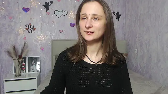 Snapshot of MichelLeee chatting on 02.20.25 MichelLeee online show from 02.20.25