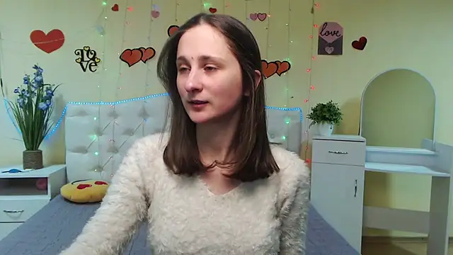 Snapshot of MichelLeee chatting on 02.24.25 MichelLeee online show from 02.24.25