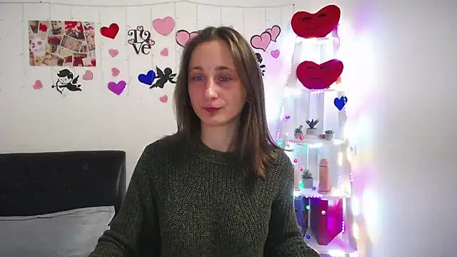 Snapshot of MichelLeee chatting on 02.26.25 MichelLeee online show from 02.26.25