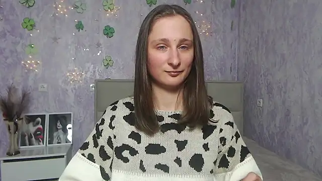 Snapshot of MichelLeee chatting on 03.19.25 MichelLeee online show from 03.19.25