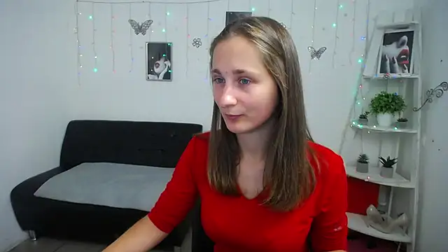 Snapshot of MichelLeee chatting on 09.29.25 MichelLeee online show from 09.29.25