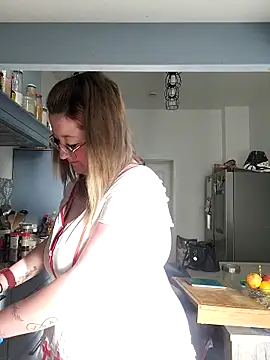 Lillyloo  online show from 03.10.26