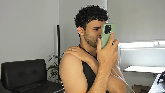 andrewChris  online show from 11.06.25