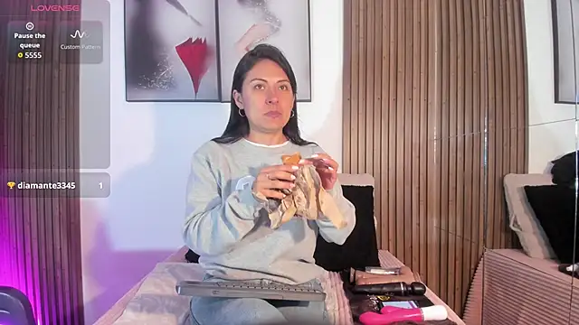 Ella Rousse online show from 10.08.25