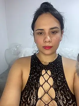 Snapshot of Leyna_Kenet chatting on 12.13.24 Leyna Kenet online show from 12.13.24