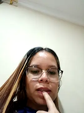 anthiamelisa online show from 02.25.25
