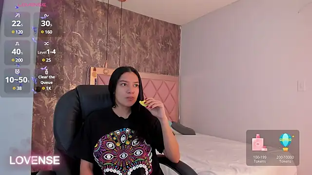 SKYLERWHIITEE online show from 03.02.25